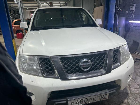 Nissan Navara (Frontier) III (D40) Рестайлинг с пробегом 2013 года, цена 1 300 000 рублей, 296341 км, offers.body_type.unknown, Автокод Объявления
