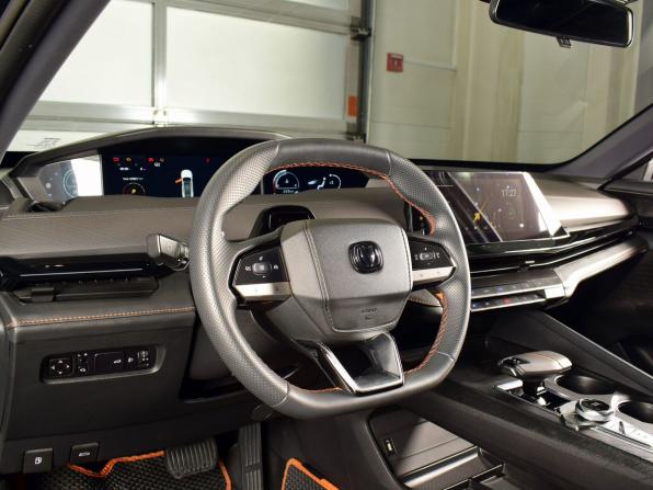 Changan UNI-V I с пробегом 2023 года, цена 2 299 995 рублей, 65799 км, лифтбек, Автокод Объявления