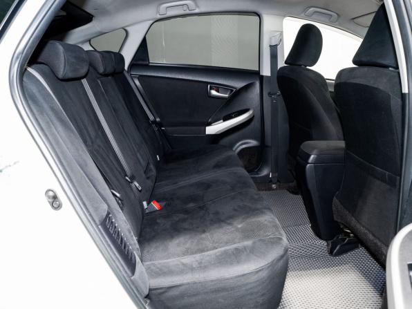 Toyota Prius III Рестайлинг (XW30) с пробегом 2014 года, цена 1 180 000 рублей, 189000 км, лифтбек, Автокод Объявления