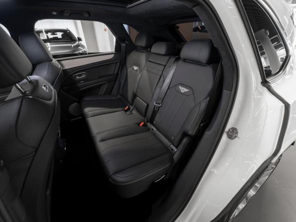 Bentley Bentayga I Рестайлинг с пробегом 2024 года, цена 25 750 000 рублей, 18342 км, внедорожник, Автокод Объявления
