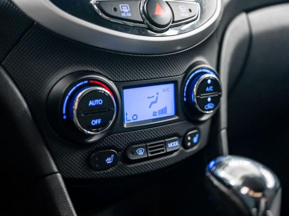 Hyundai Solaris I с пробегом 2012 года, цена 940 000 рублей, 135796 км, хэтчбек, Автокод Объявления
