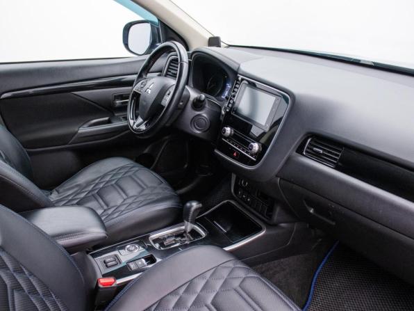 Mitsubishi Outlander III Рестайлинг 3 с пробегом 2021 года, цена 2 178 000 рублей, 166196 км, внедорожник, Автокод Объявления