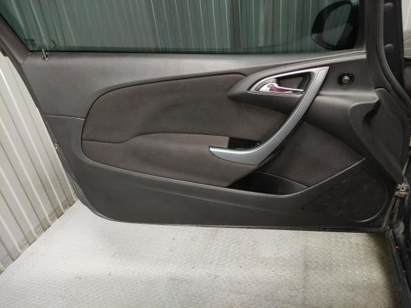 Opel Astra J Рестайлинг с пробегом 2012 года, цена 585 000 рублей, 259767 км, хэтчбек, Автокод Объявления