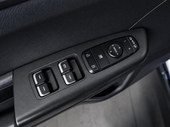 Kia Sportage IV Рестайлинг с пробегом 2020 года, цена 2 429 000 рублей, 115866 км, внедорожник, Автокод Объявления