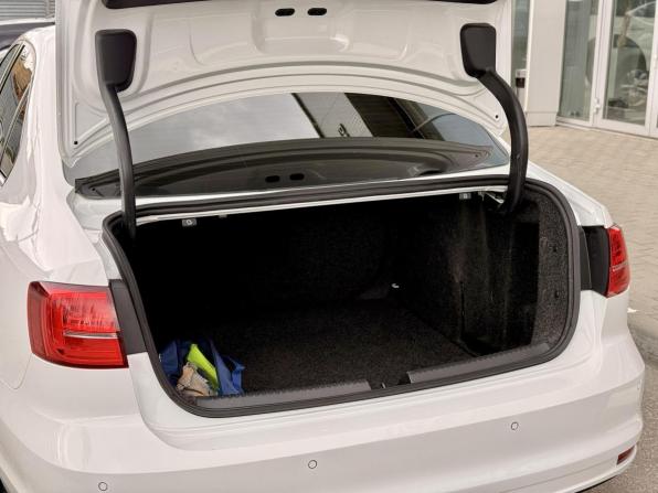 Volkswagen Jetta VI Рестайлинг с пробегом 2016 года, цена 1 168 000 рублей, 160001 км, седан, Автокод Объявления