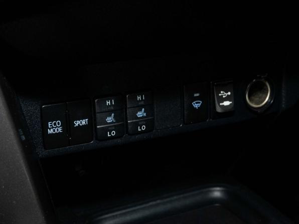 Toyota RAV4 IV (XA40) Рестайлинг с пробегом 2018 года, цена 2 100 000 рублей, 124340 км, внедорожник, Автокод Объявления