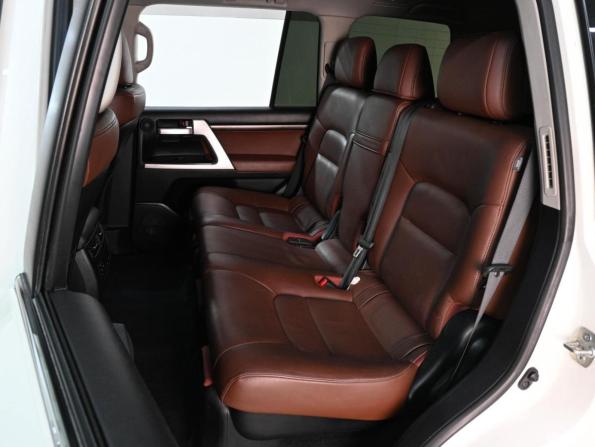 Toyota Land Cruiser 200 Series Рестайлинг 2 с пробегом 2016 года, цена 5 875 000 рублей, 156311 км, внедорожник, Автокод Объявления