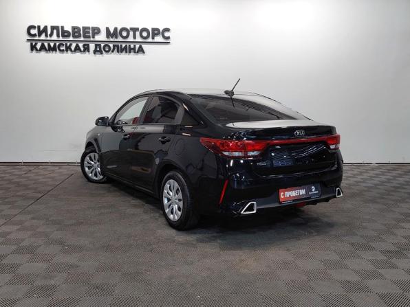 Kia Rio IV Рестайлинг с пробегом 2021 года, цена 1 590 000 рублей, 78168 км, седан, Автокод Объявления