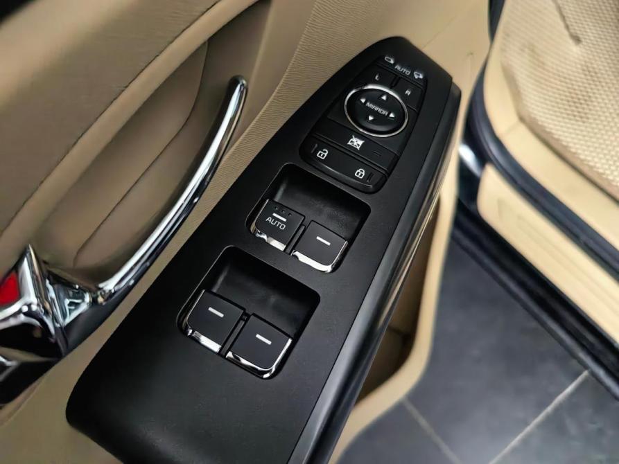 Kia Carnival III Москва  - изображение 21