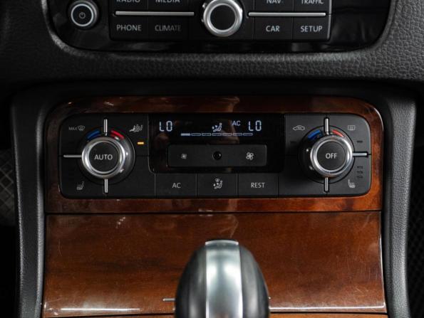 Volkswagen Touareg II с пробегом 2010 года, цена 1 549 000 рублей, 251040 км, внедорожник, Автокод Объявления