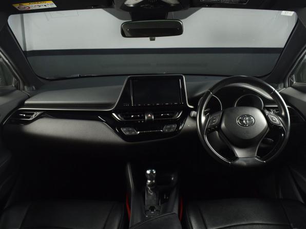 Toyota C-HR I с пробегом 2018 года, цена 2 174 995 рублей, 58582 км, внедорожник, Автокод Объявления