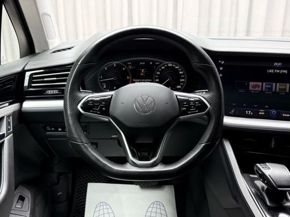 Volkswagen Touareg III с пробегом 2019 года, цена 4 249 000 рублей, 235249 км, внедорожник, Автокод Объявления
