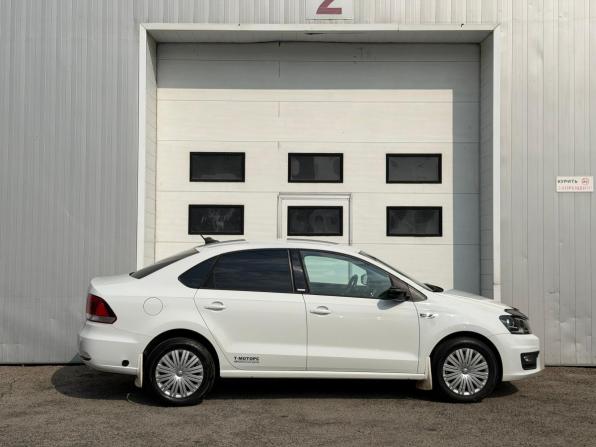 Volkswagen Polo V Рестайлинг с пробегом 2017 года, цена 1 085 300 рублей, 106616 км, седан, Автокод Объявления
