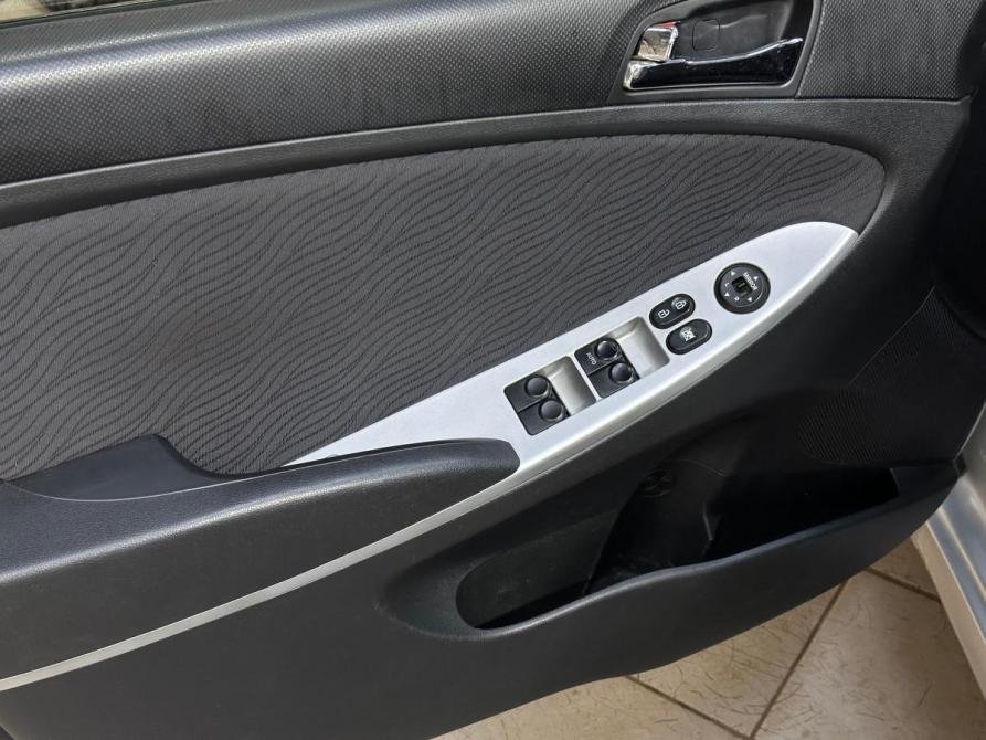 Hyundai Solaris I Санкт-Петербург  - изображение 11
