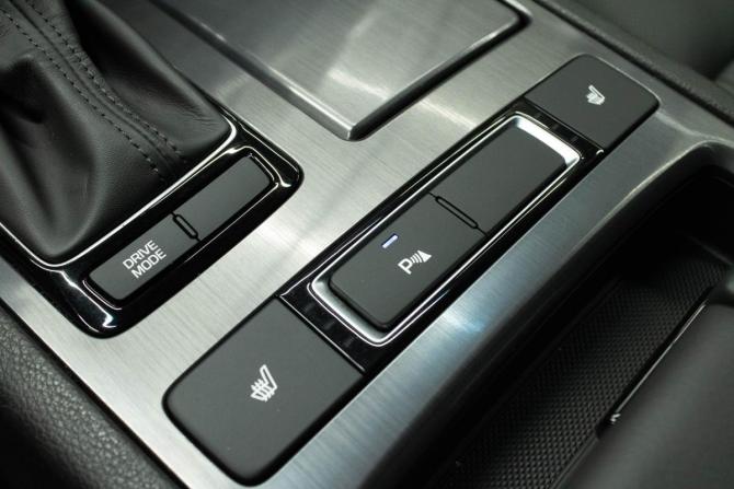 Hyundai Genesis II с пробегом 2016 года, цена 2 049 000 рублей, 102995 км, седан, Автокод Объявления