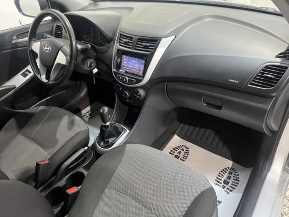 Hyundai Solaris I с пробегом 2011 года, цена 635 000 рублей, 213598 км, седан, Автокод Объявления