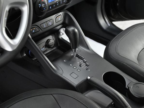 Hyundai ix35 I Рестайлинг с пробегом 2015 года, цена 1 019 000 рублей, 118635 км, внедорожник, Автокод Объявления