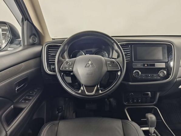 Mitsubishi Outlander III Рестайлинг 3 с пробегом 2019 года, цена 1 869 000 рублей, 156104 км, внедорожник, Автокод Объявления
