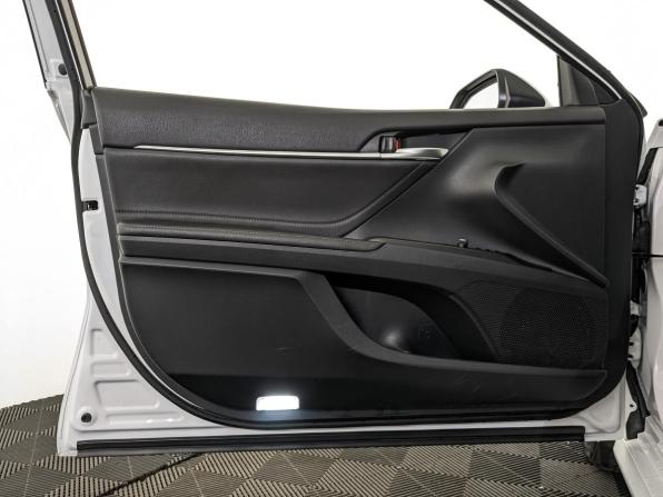Toyota Camry VIII (XV70) Рестайлинг с пробегом 2021 года, цена 3 100 000 рублей, 98113 км, седан, Автокод Объявления