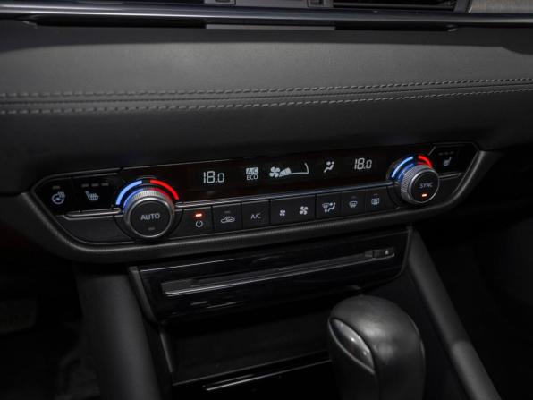 Mazda 6 III (GJ) Рестайлинг 2 с пробегом 2021 года, цена 3 040 000 рублей, 53065 км, седан, Автокод Объявления