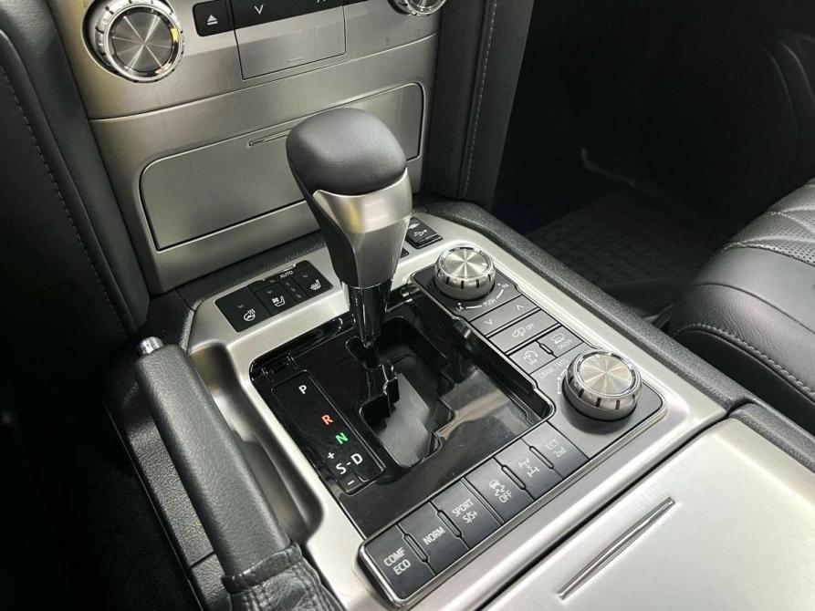 Toyota Land Cruiser 200 Series Рестайлинг 2 Ростов-на-Дону  - изображение 16