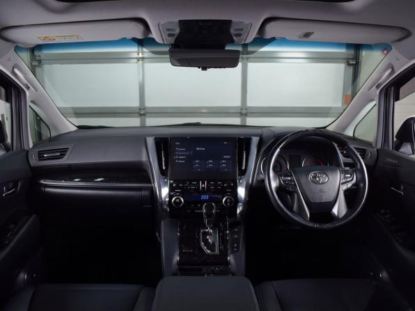 Toyota Alphard III Рестайлинг с пробегом 2021 года, цена 4 999 995 рублей, 31469 км, минивэн, Автокод Объявления