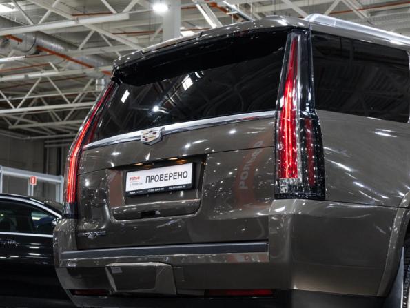 Cadillac Escalade IV с пробегом 2015 года, цена 3 850 000 рублей, 247390 км, внедорожник, Автокод Объявления