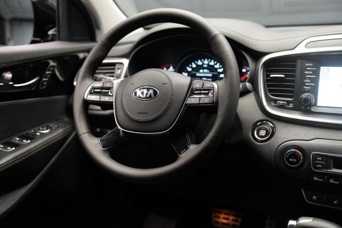 Kia Sorento III Prime Рестайлинг с пробегом 2018 года, цена 3 280 000 рублей, 164000 км, внедорожник, Автокод Объявления