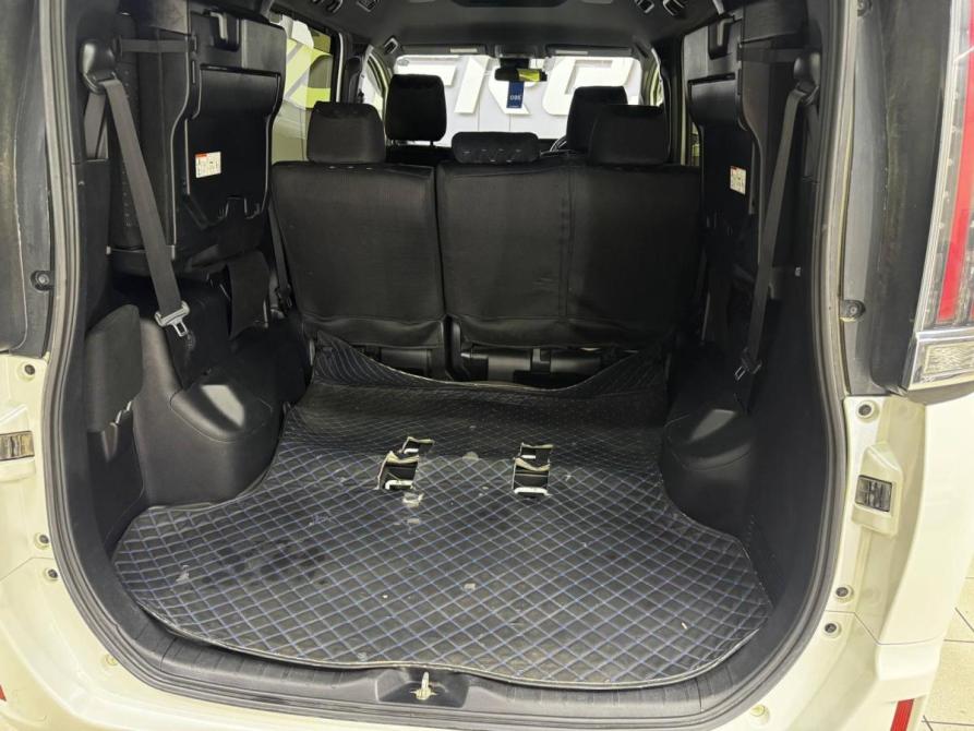 Toyota Noah III (R80) Рестайлинг Благовещенск  - изображение 6