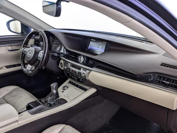 Lexus ES VI Рестайлинг с пробегом 2017 года, цена 2 700 000 рублей, 183749 км, седан, Автокод Объявления