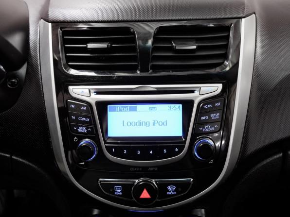 Hyundai Solaris I с пробегом 2014 года, цена 797 000 рублей, 170000 км, седан, Автокод Объявления