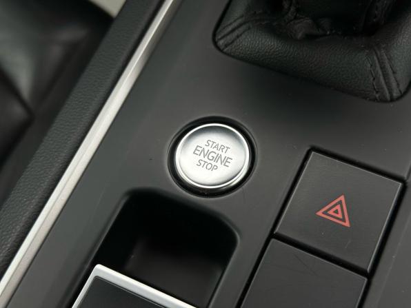 Volkswagen Touareg III с пробегом 2019 года, цена 3 650 000 рублей, 198472 км, внедорожник, Автокод Объявления