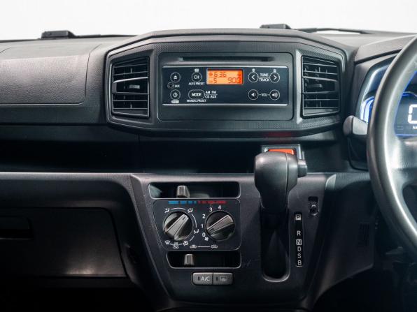 Daihatsu Mira e:S II с пробегом 2020 года, цена 675 000 рублей, 82215 км, хэтчбек, Автокод Объявления