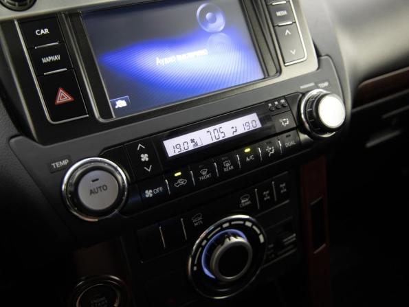 Toyota Land Cruiser Prado 150 Series Рестайлинг 1 с пробегом 2015 года, цена 3 499 000 рублей, 215826 км, внедорожник, Автокод Объявления