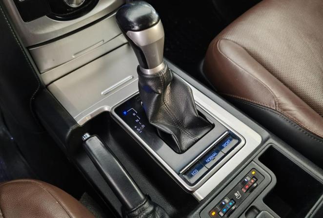 Toyota Land Cruiser Prado 150 Series Рестайлинг 2 с пробегом 2017 года, цена 3 480 000 рублей, 328821 км, внедорожник, Автокод Объявления
