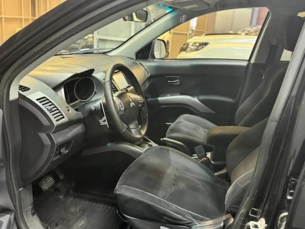 Mitsubishi Outlander II с пробегом 2008 года, цена 997 000 рублей, 200000 км, внедорожник, Автокод Объявления