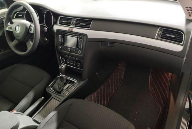 Skoda Superb II Рестайлинг с пробегом 2013 года, цена 1 120 000 рублей, 215047 км, лифтбек, Автокод Объявления