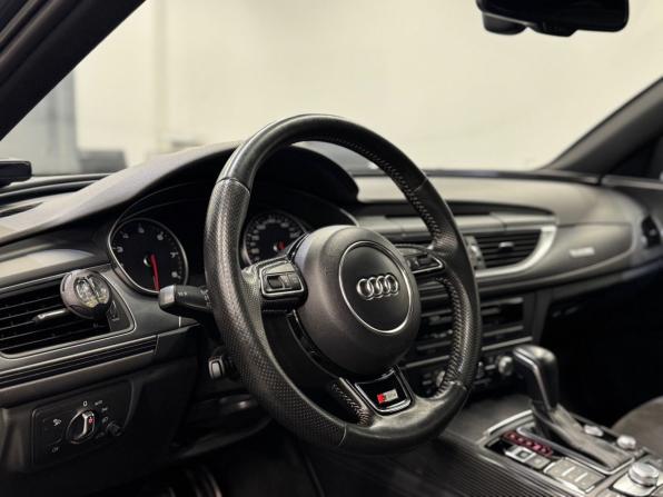 Audi A6 IV (C7) Рестайлинг с пробегом 2015 года, цена 1 739 000 рублей, 240890 км, седан, Автокод Объявления