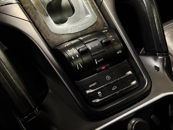 Porsche Cayenne II (958) с пробегом 2011 года, цена 2 115 000 рублей, 242610 км, внедорожник, Автокод Объявления