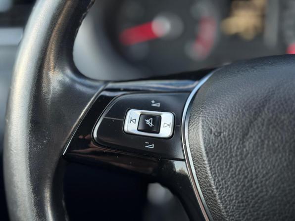 Volkswagen Polo V Рестайлинг с пробегом 2018 года, цена 985 000 рублей, 128302 км, седан, Автокод Объявления