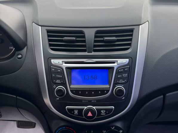 Hyundai Solaris I с пробегом 2014 года, цена 823 000 рублей, 140446 км, седан, Автокод Объявления
