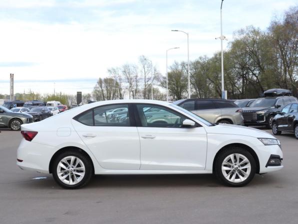 Skoda Octavia IV (A8) с пробегом 2020 года, цена 2 460 000 рублей, 97633 км, лифтбек, Автокод Объявления
