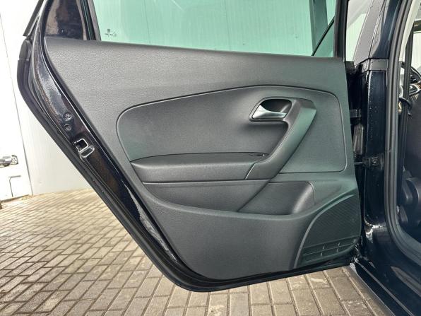 Volkswagen Polo V Рестайлинг с пробегом 2019 года, цена 1 470 000 рублей, 83658 км, седан, Автокод Объявления