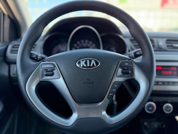 Kia Rio III Рестайлинг с пробегом 2016 года, цена 920 000 рублей, 97504 км, седан, Автокод Объявления