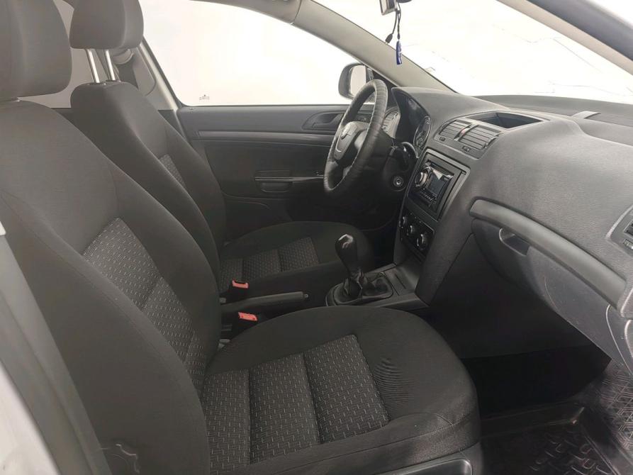 Skoda Octavia II (A5) Рестайлинг Санкт-Петербург  - изображение 16