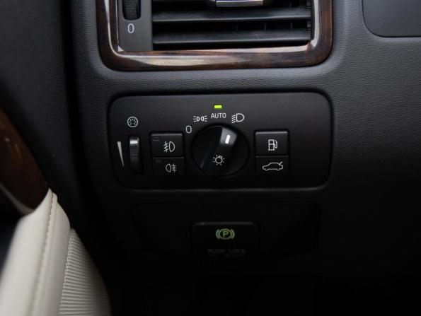 Volvo XC70 II с пробегом 2012 года, цена 1 599 000 рублей, 225000 км, универсал, Автокод Объявления