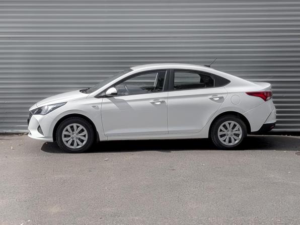 Hyundai Solaris II Рестайлинг с пробегом 2022 года, цена 1 670 000 рублей, 71339 км, седан, Автокод Объявления