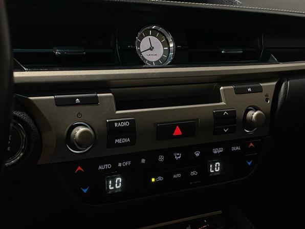 Lexus ES VI Рестайлинг с пробегом 2017 года, цена 2 399 000 рублей, 81375 км, седан, Автокод Объявления