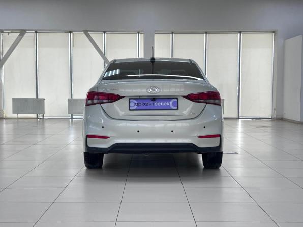 Hyundai Solaris II с пробегом 2019 года, цена 1 394 000 рублей, 106148 км, седан, Автокод Объявления