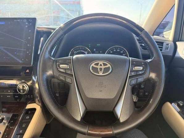 Toyota Alphard III Рестайлинг с пробегом 2018 года, цена 3 799 995 рублей, 240330 км, минивэн, Автокод Объявления